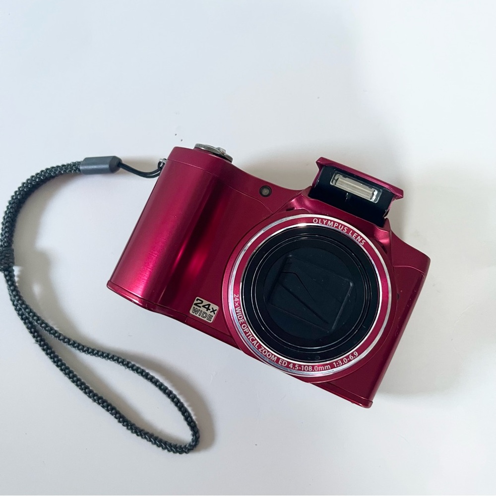 Olympus SZ-14 digital camera